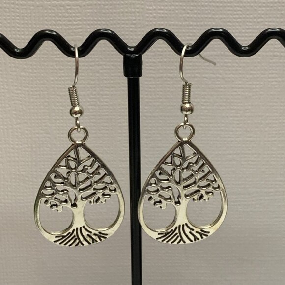 Celtic Earring, Tree of Life Earring, Gift Idea, Celtic Jewelry, Cute Earring - Picture 4 of 5